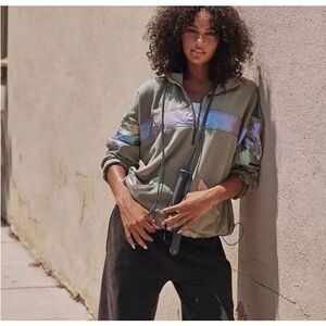 Free People Movement Women's Away We Go Half Zip Sage Stone Medium NWT $128 MSRP